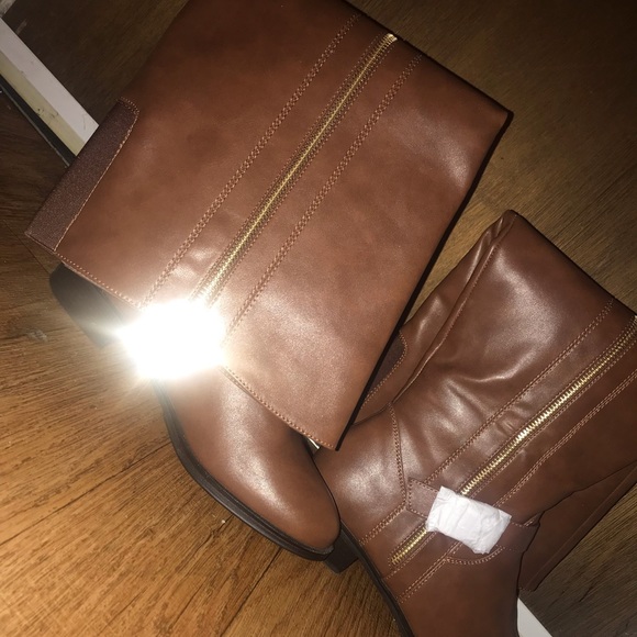 Shoes - Calf length boots